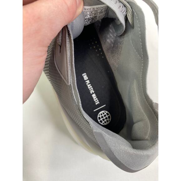 adidas Avryn \